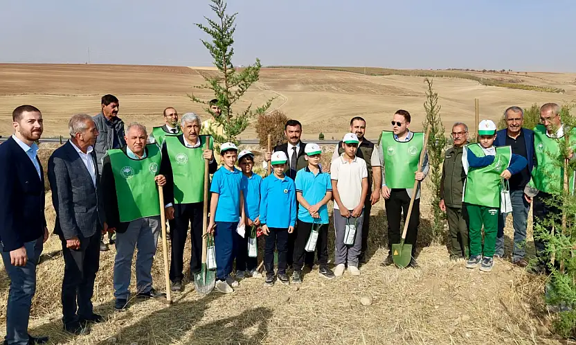 Kahta'da fidanlar toprakla buluştu