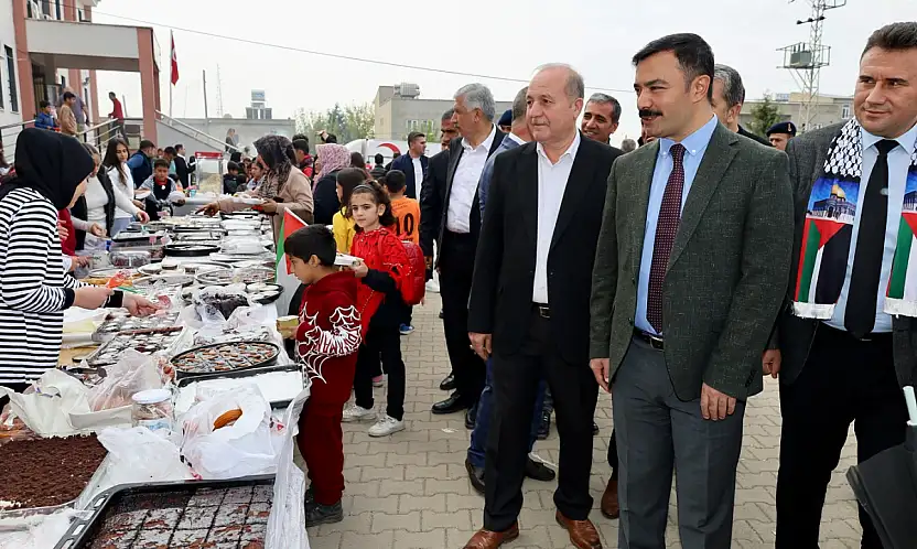 Kahta'da iki okulda Filistin'in yararına kermes düzenlendi