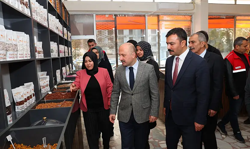 Kahta İlçesinde üretime kadın eli değdi