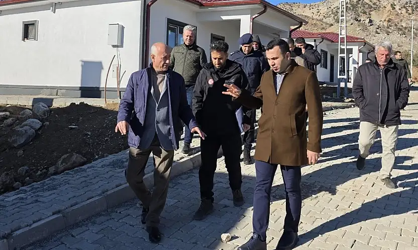 Kaymakam Algın Çataltepe Köyü Deprem Konutlarını inceledi