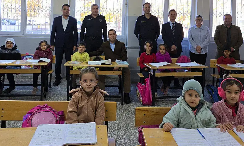 Kaymakam Algın'dan Kurugeçit İlk ve Ortaokuluna ziyaret