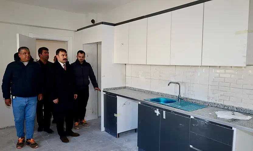 Kaymakam Soysal Belören Köyü deprem konutlarında incelemelerde bulundu