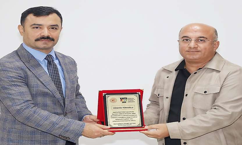 Kaymakam Soysal'dan Adıyaman News Haber Ekibine Teşekkür Plaketi