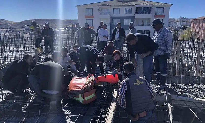 Kırılan pompa parçasının altında kalan işçi yaralandı