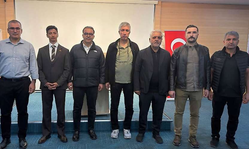 Mardin Artuklu Üniversitesi Öğretim Üyesi Deniz ve Allak'lıdan Başkan Fırat'a ziyaret