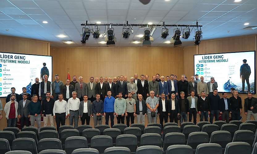 Maziden Atiye Şahsiyet ve Medeniyet İnşa Eden Lider Genç Yetiştirmek ve Akademik Başarı konulu program düzenlendi