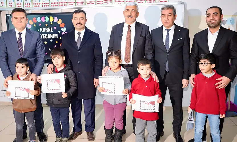 Mevlana İlkokulu öğrencileri Karne Sevinci yaşadı