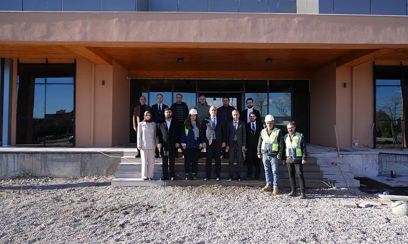 Milletvekili Özhan, Adıyaman Üniversitesi Teknokent Merkezinde incelemelerde bulundu