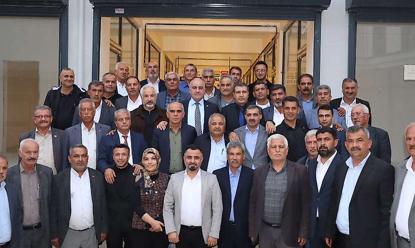 Milletvekili Özhan, Besni'de muhtarlarla bir araya geldi