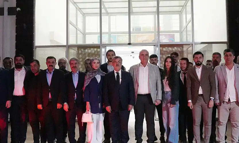 Milletvekili Özhan Besni Gençlik merkezinde gençlerle buluştu