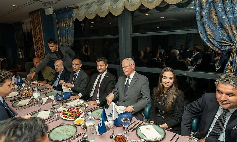 Milletvekili Toprak Savunma Uzmanları ve Savunma Sektörü temsilcileriyle bir araya geldi