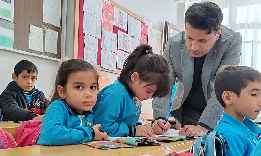 Minik öğrencilerin okumaya ilk adım heyecanı