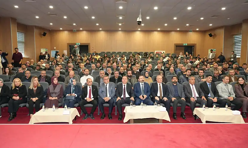 Modern dünyada aile ve düşünme becerileri konferansı gerçekleştirildi