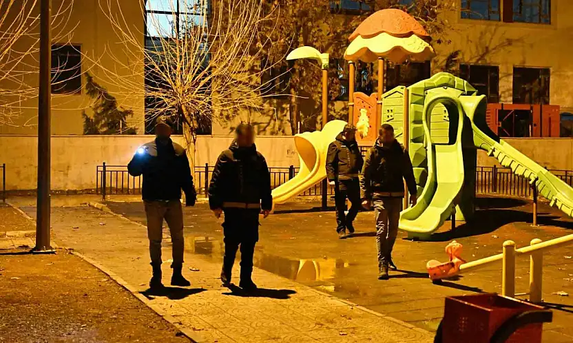 Narkotik ekiplerinden şok uygulama