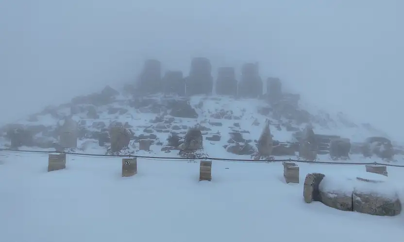 Nemrut Dağı beyaza büründü