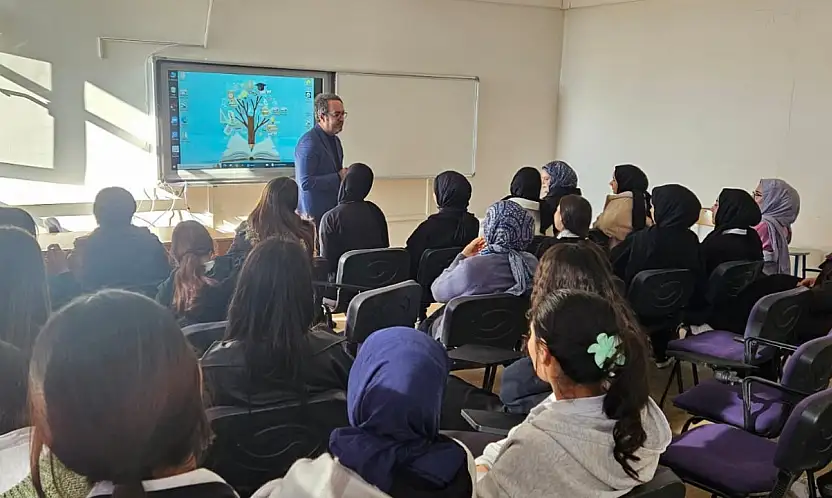 Öğrenciler bilinçli enerji tüketimi hakkında bilgilendirildi