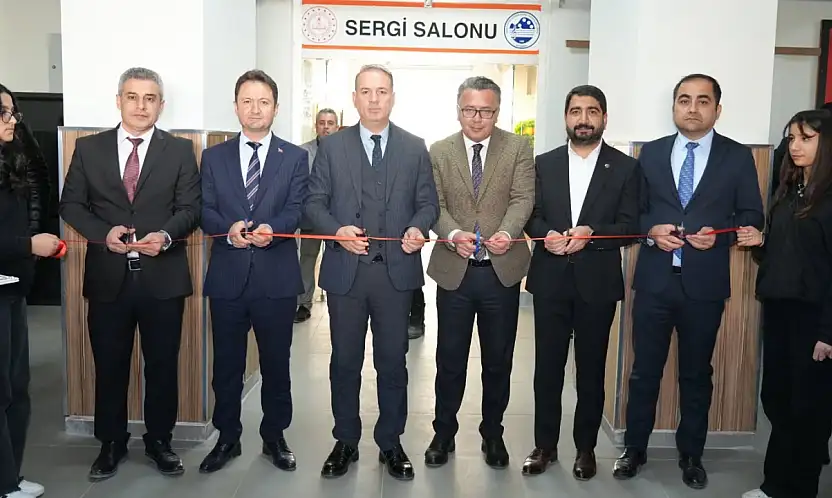 Öğrencilerden Yeşil Vatan ve Aile Temalı Resim Sergisi