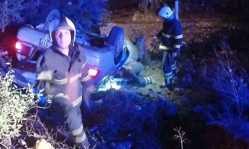 Kahta'da otomobil şarampole yuvarlandı: 3 yaralı