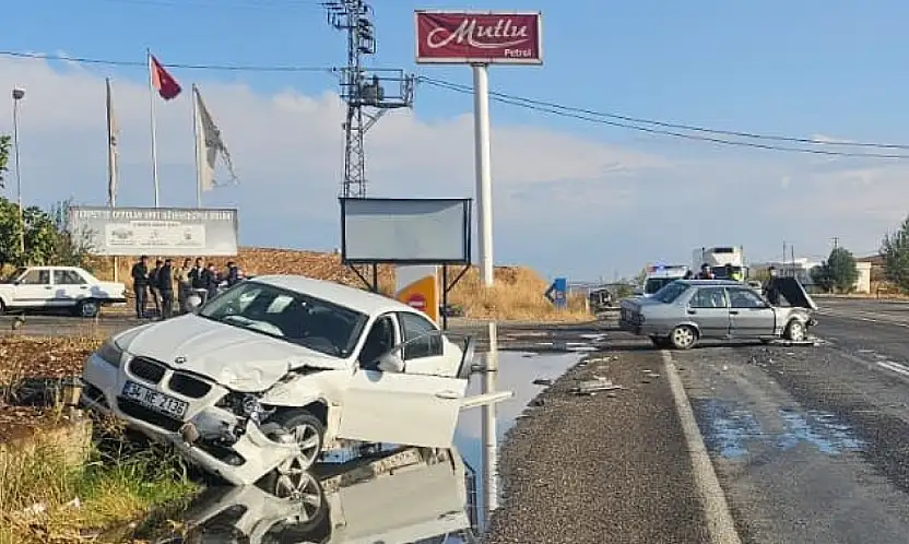 Şambayat'ta iki otomobil çarpıştı: 1 yaralı