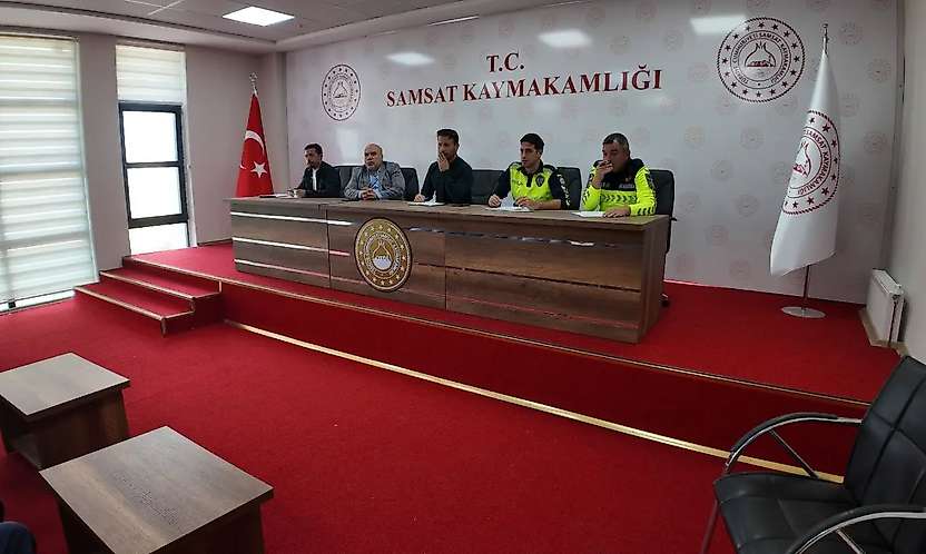 Samsat'ta öğrenci taşıma güvenliği toplantısı ve eğitimi gerçekleştirildi
