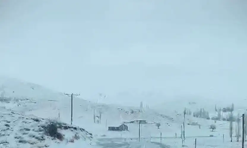 Sincik-Malatya yolunda kar yağışı etkili oluyor