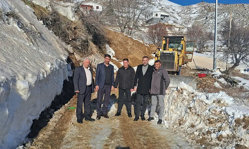 Sincik'te kar temizleme çalışmaları devam ediyor