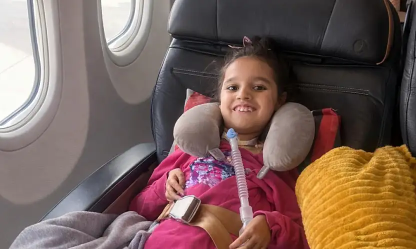 SMA Hastası İkra Nur tedavi için Dubai'ye uçtu