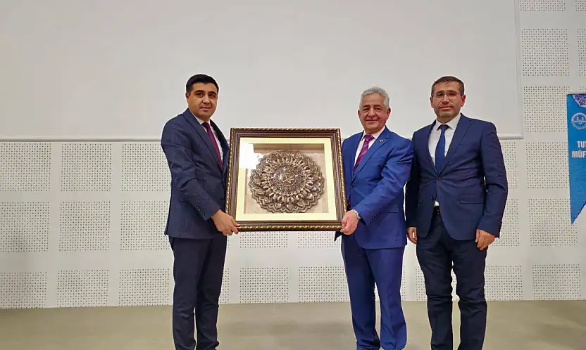 Tut ilçesinde Peygamberimiz ve Aile Ahlakı temalı konferans düzenlendi