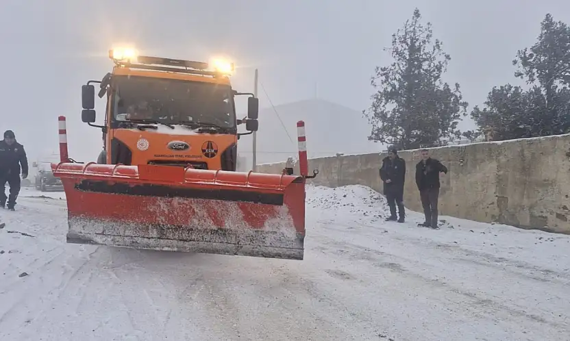 Tut'ta Karla mücadele çalışmaları devam ediyor