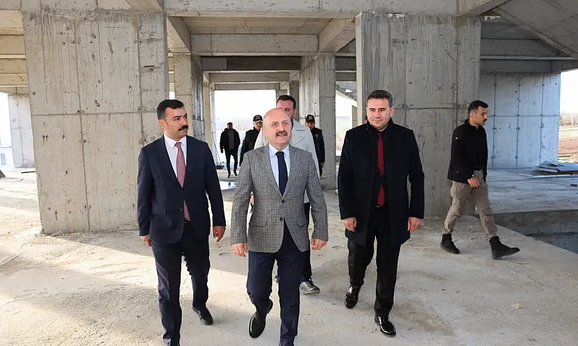Vali Varol Kahta Çobanlı ilkokulu inşaatında incelemede bulundu