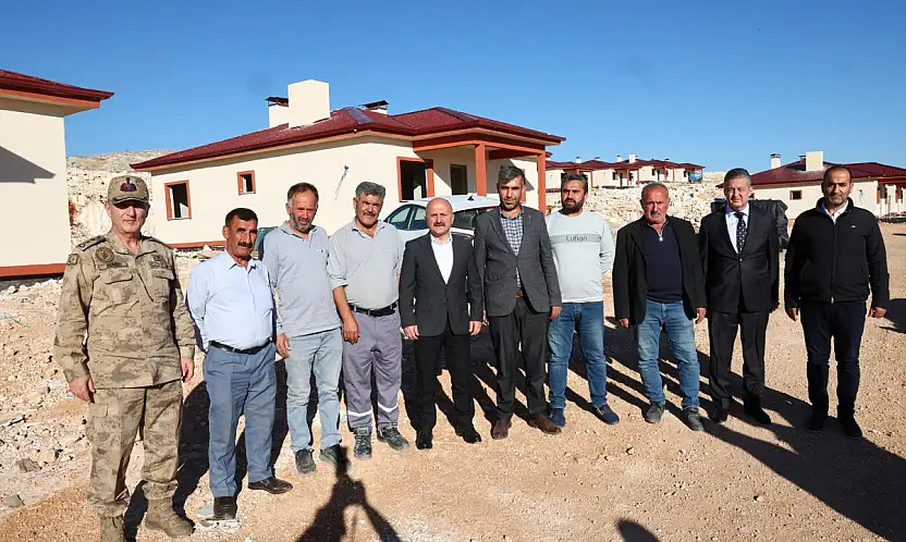 Vali Varol Yenigüven Köyü Kırsal Evlerinde incelemelerde bulundu